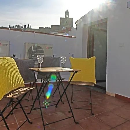 Casa Puerta De La Alcazaba *